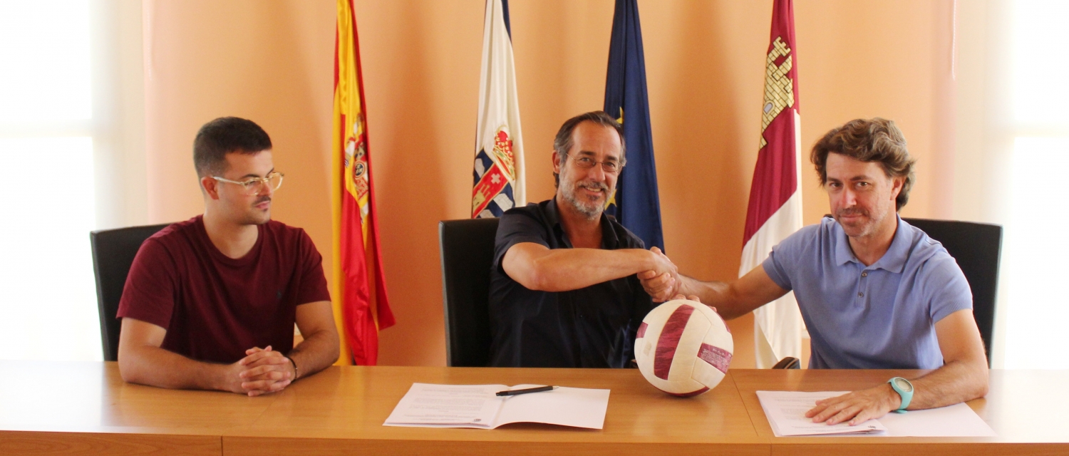 De izquierda a derecha, Fernando de Miguel Arévalo, Luis Alberto Lara, y Ramón Fernández Espinosa.